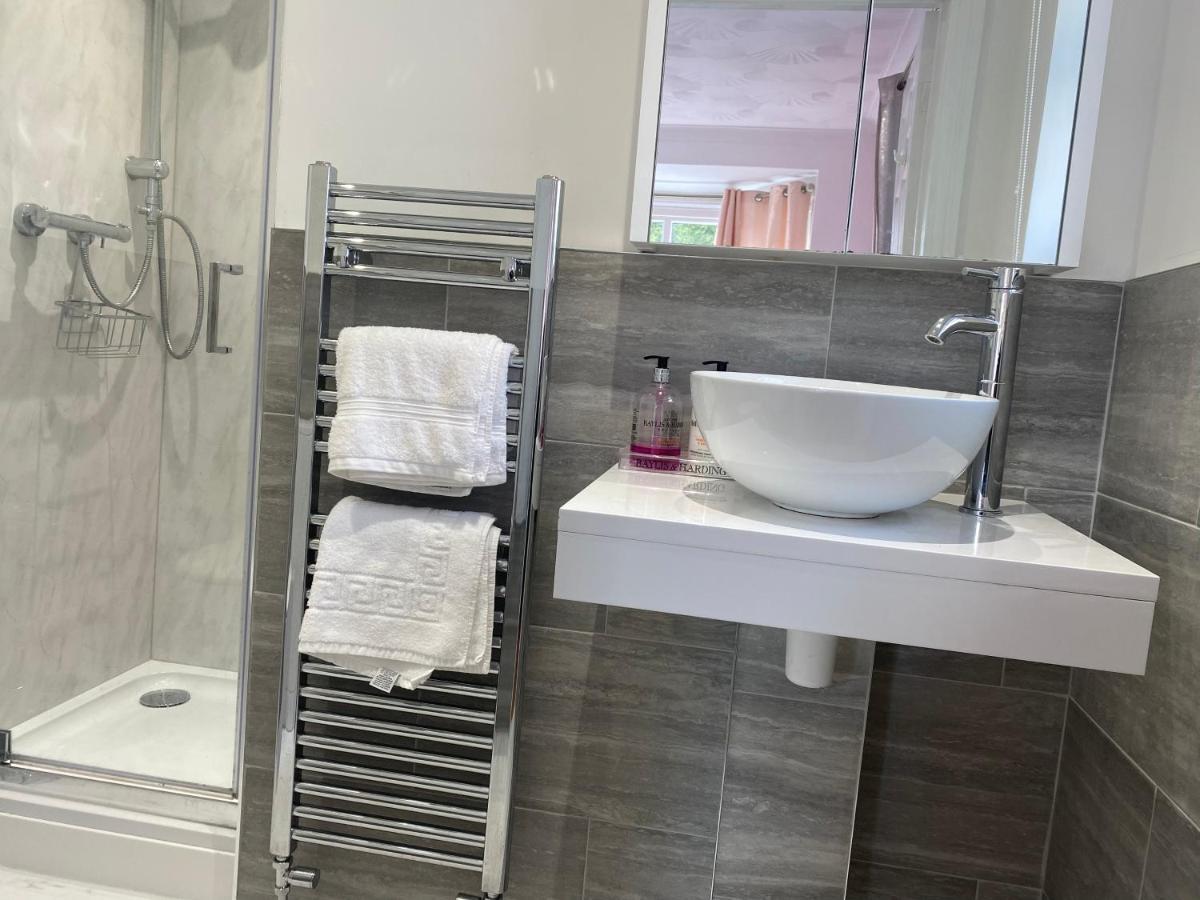 Hotel The Lily Pad Near Poole Dorset Self Contained Private Entrance And Free Parking Corfe Mullen Exteriér fotografie