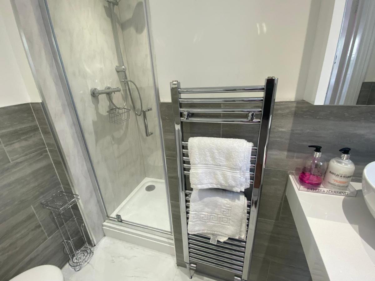 Hotel The Lily Pad Near Poole Dorset Self Contained Private Entrance And Free Parking Corfe Mullen Exteriér fotografie